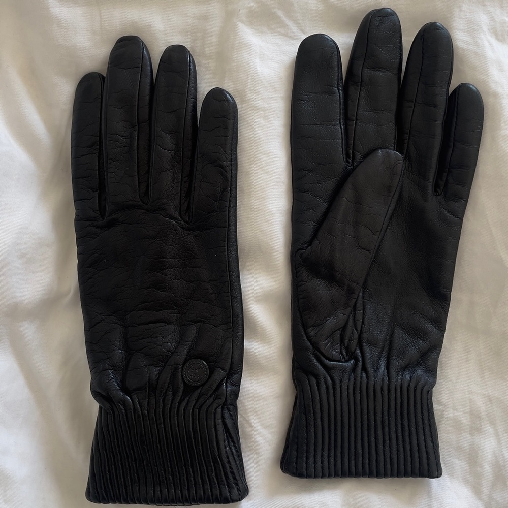 Canada Goose Leather Gloves – Black, Warm & Timeless
